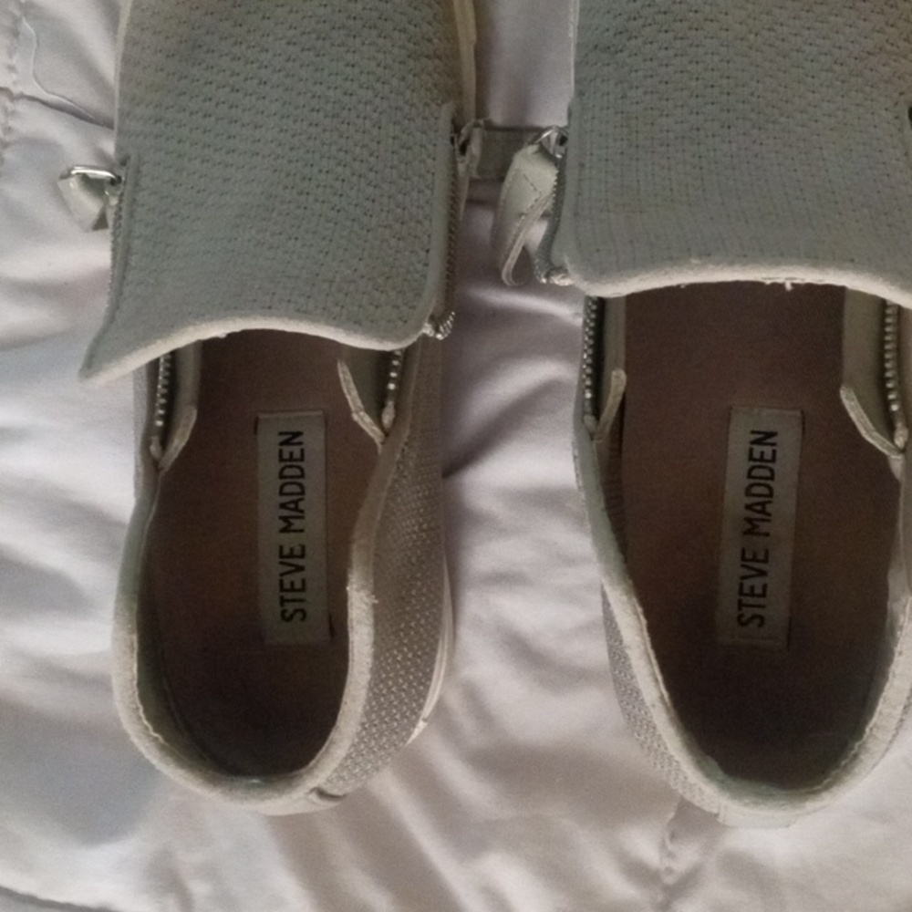 Shoes - Picture 3 of 4
